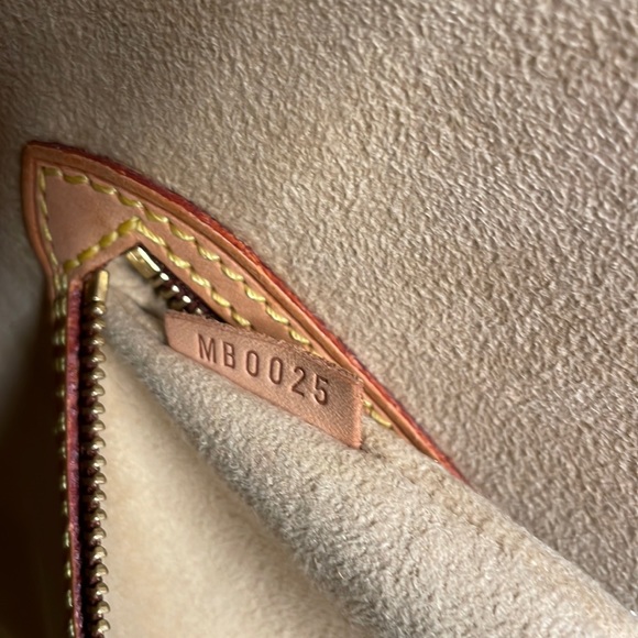 Pristine Louis Vuitton Business Tote - Picture 3 of 13